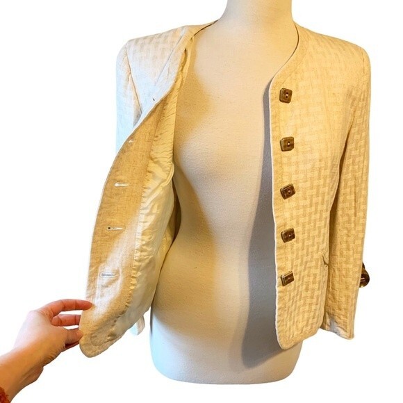 Vintage Cream Linen Viscose Blazer with Bone Buttons Made in West Germany - 10 - Picture 4 of 7